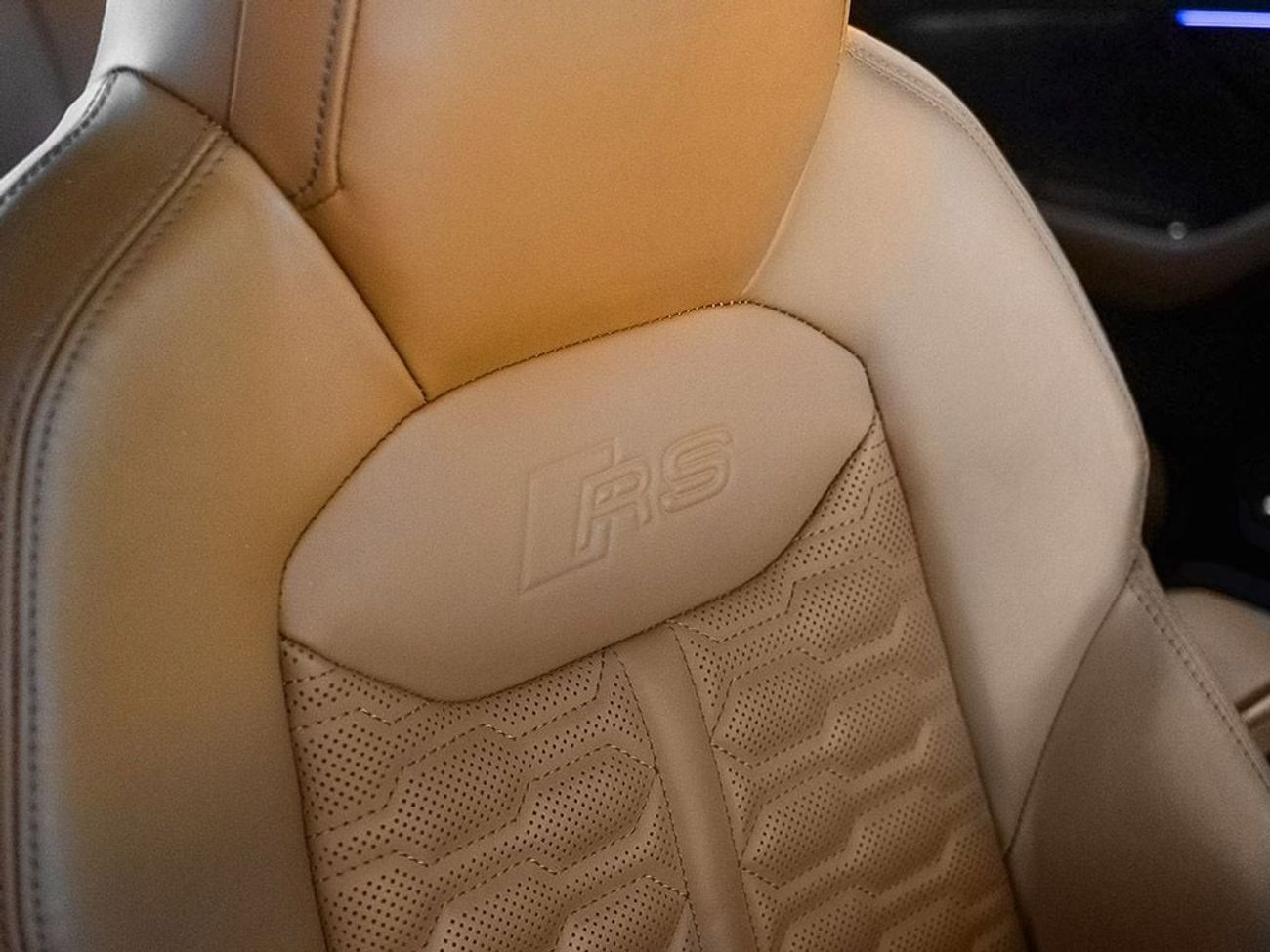 Audi RS Q8 quattro 4.0L