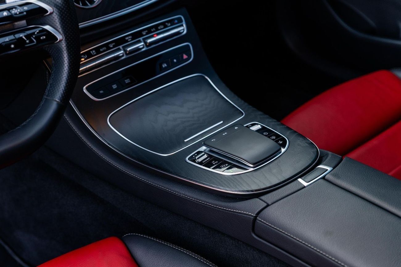 مرسيدس بنز E200 3years warranty and2 years service Contact numbe