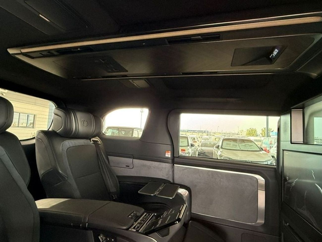 Lexus LM 350h Lexus LM 350H VIP Luxury 4-Seater AWD 2025 Model Year