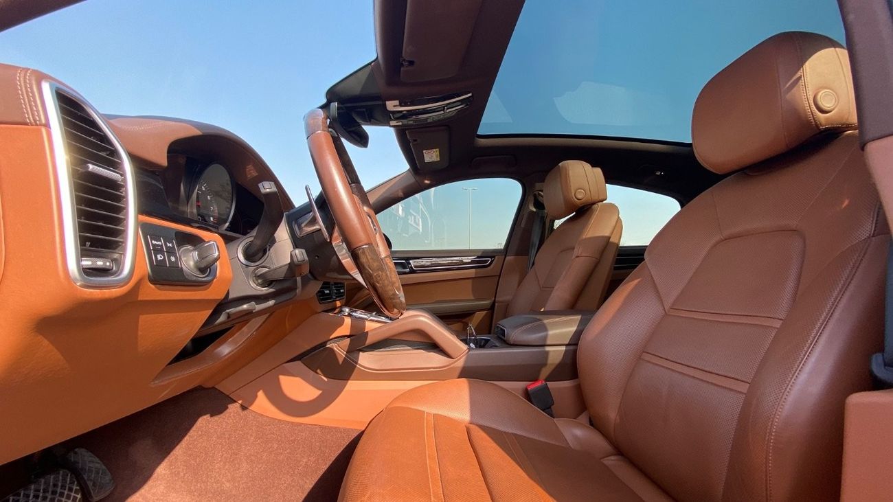 Porsche Cayenne Base Coupe