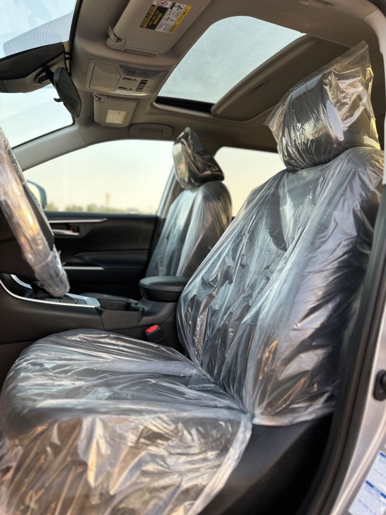 تويوتا راف ٤ XLE || PETROL || TOP CONDITION