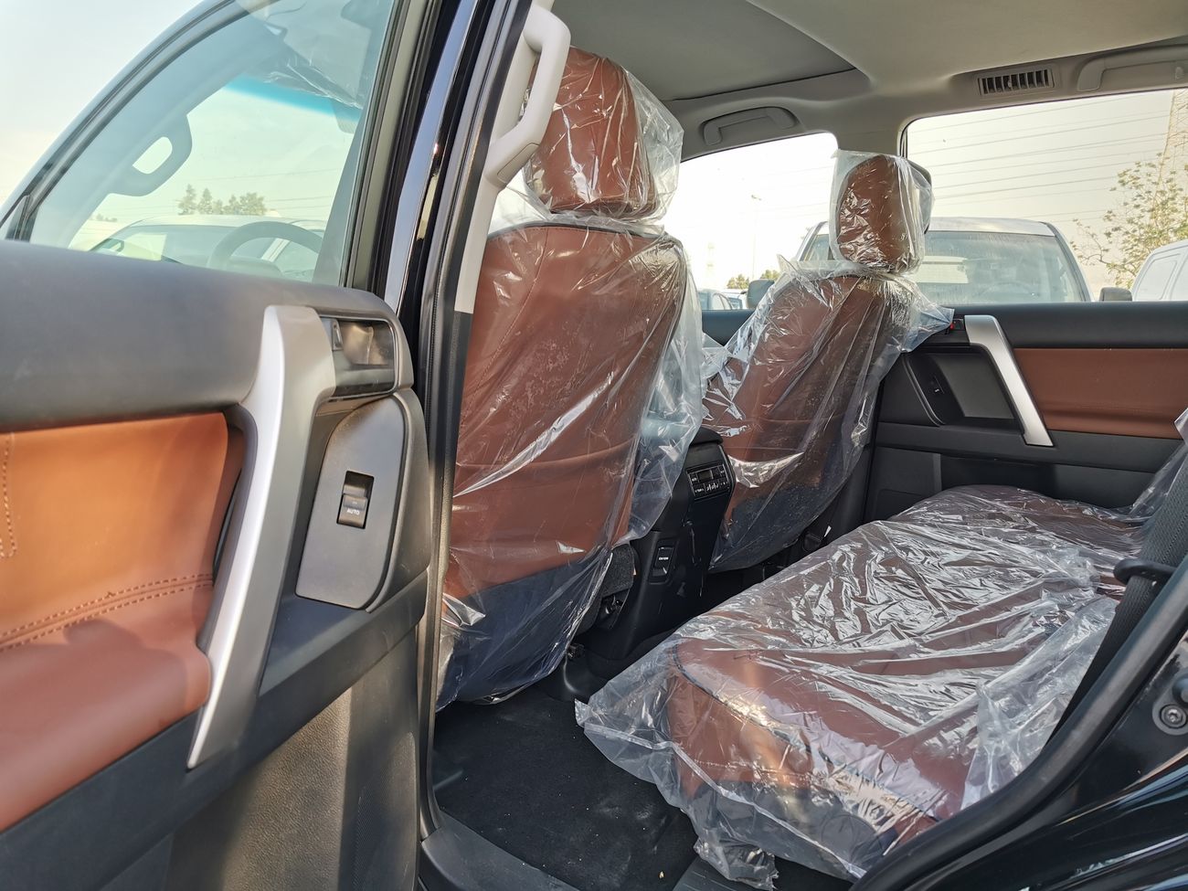 Toyota Prado 2.7L PETROL, 18" RIMS, DVD + CAMERA, POWER SEATS, SUNROOF, COOL BOX (CODE # TPB2020)