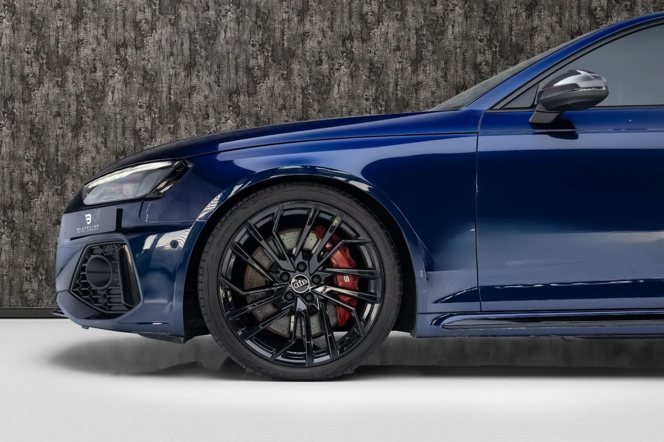 أودي RS4 ستاندارد BUY NOW, PAY 2027 | THE BLACKLINE STANDARD | 2028 Warranty + Service, Low KMs, GCC
