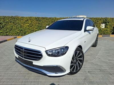 Mercedes-Benz E300 Premium + 2.0L Mercedes-Benz  E300e 2021 full option