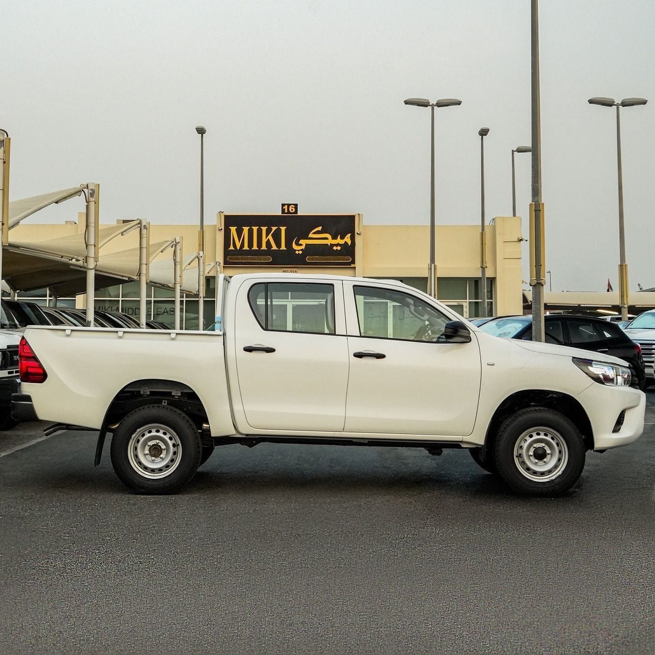 تويوتا هيلوكس DLX 2.4 L | Diesel | 4x4 | D/C | M/T | DIFFLOCK | EXPORT ONLY !