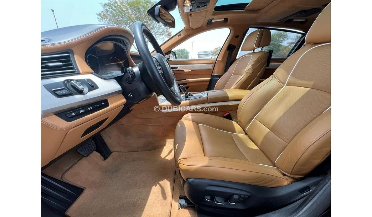 BMW 750Li UAE Edition BMW 750LI 2014 GCC INDIVIDUAL TOP RANGE SERVICE HISTORY IN PERFECT CONDITION