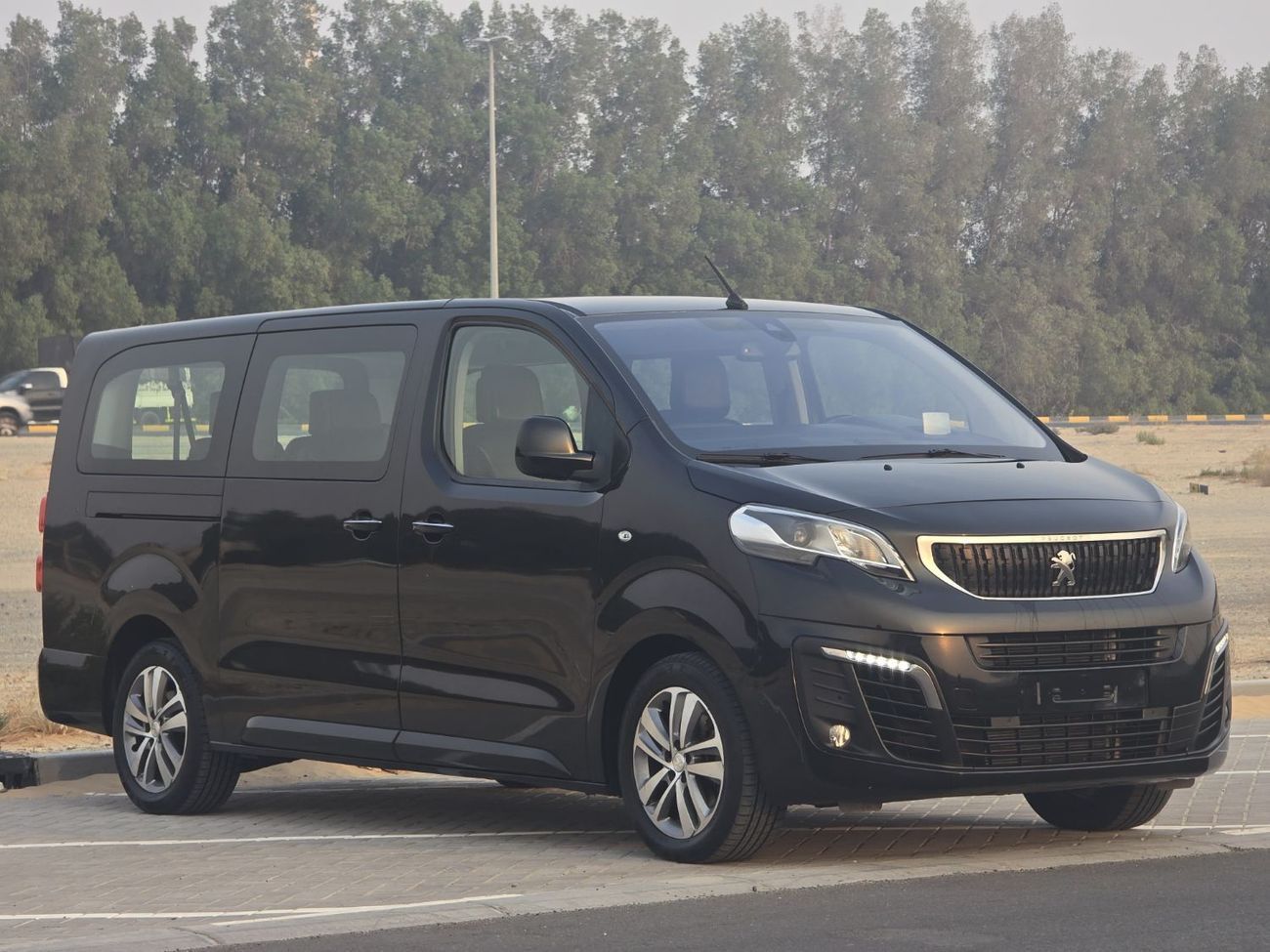 Peugeot Traveller PEUGEOT TRAVELLER VIP DIESEL 2020 2KEYS // FULL OPITION // ORGINAL PAINT