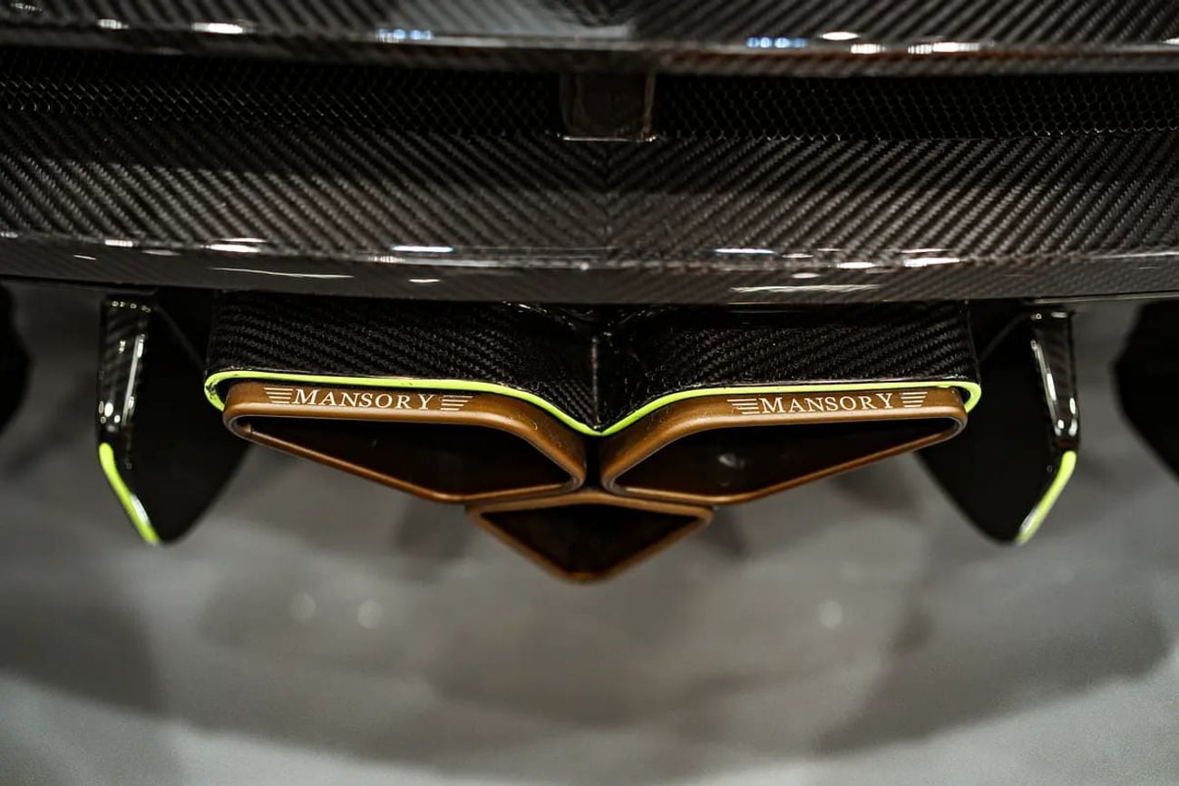 لامبورغيني اوروس Mansory Edition - American Specs - GCC/UAE Ready