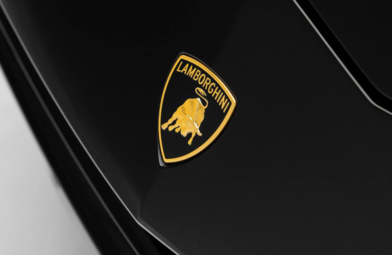 لامبورغيني اوروس 4.0L V8 Twin-Turbocharged Engine