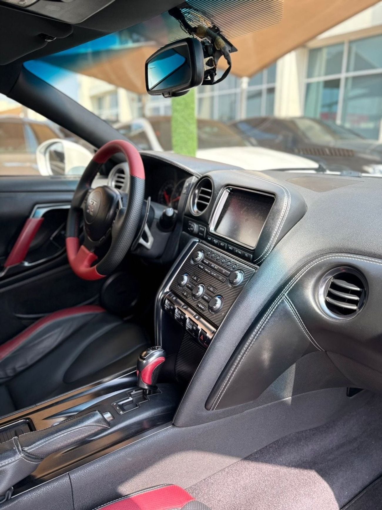 نيسان جي تي ار Premium 3.8L (2 Seater)