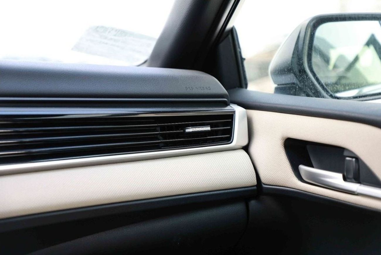 Toyota Camry 2025 TOYOTA CAMRY LE 2.5 - PLATINUM WHITE PEARL inside BEIGE | Export Only