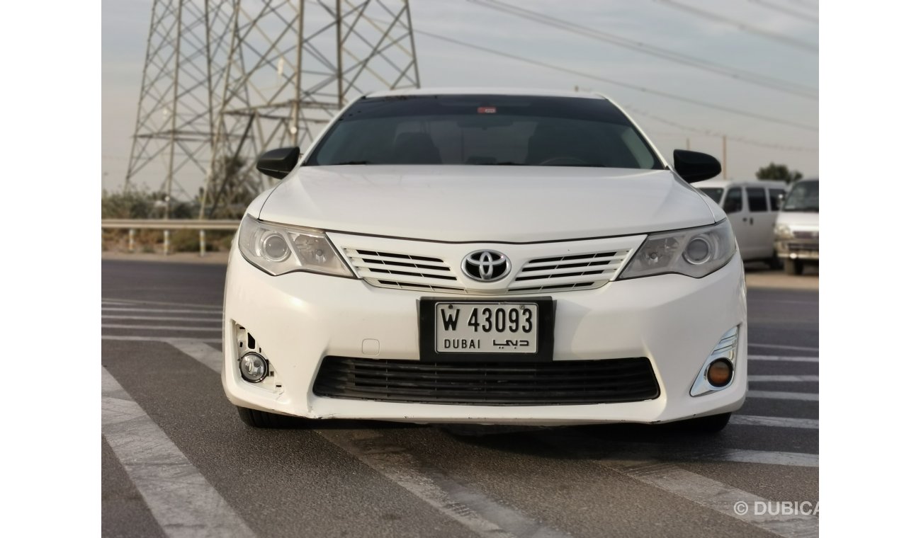 Toyota Camry 2.5L, Leather Seats, DVD + Rear DVD, Alloy Rims 16'', Rear AC, Wooden Interior (LOT # TCW2014)