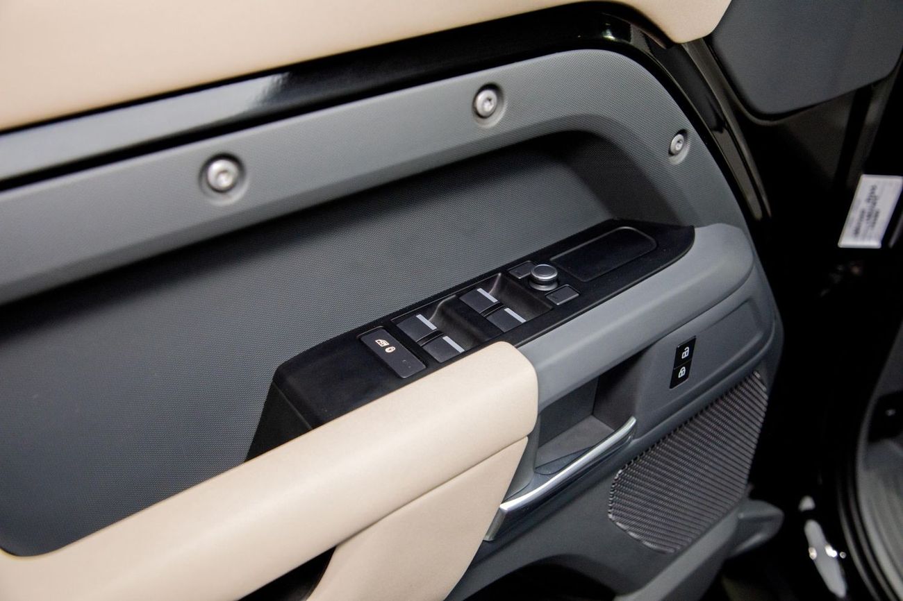 Land Rover Defender P300 110 2.0L (5 Seater) 4,695x60 • 0% DP • 2021 Land Rover Defender 110 P300 • Land Rover Warranty