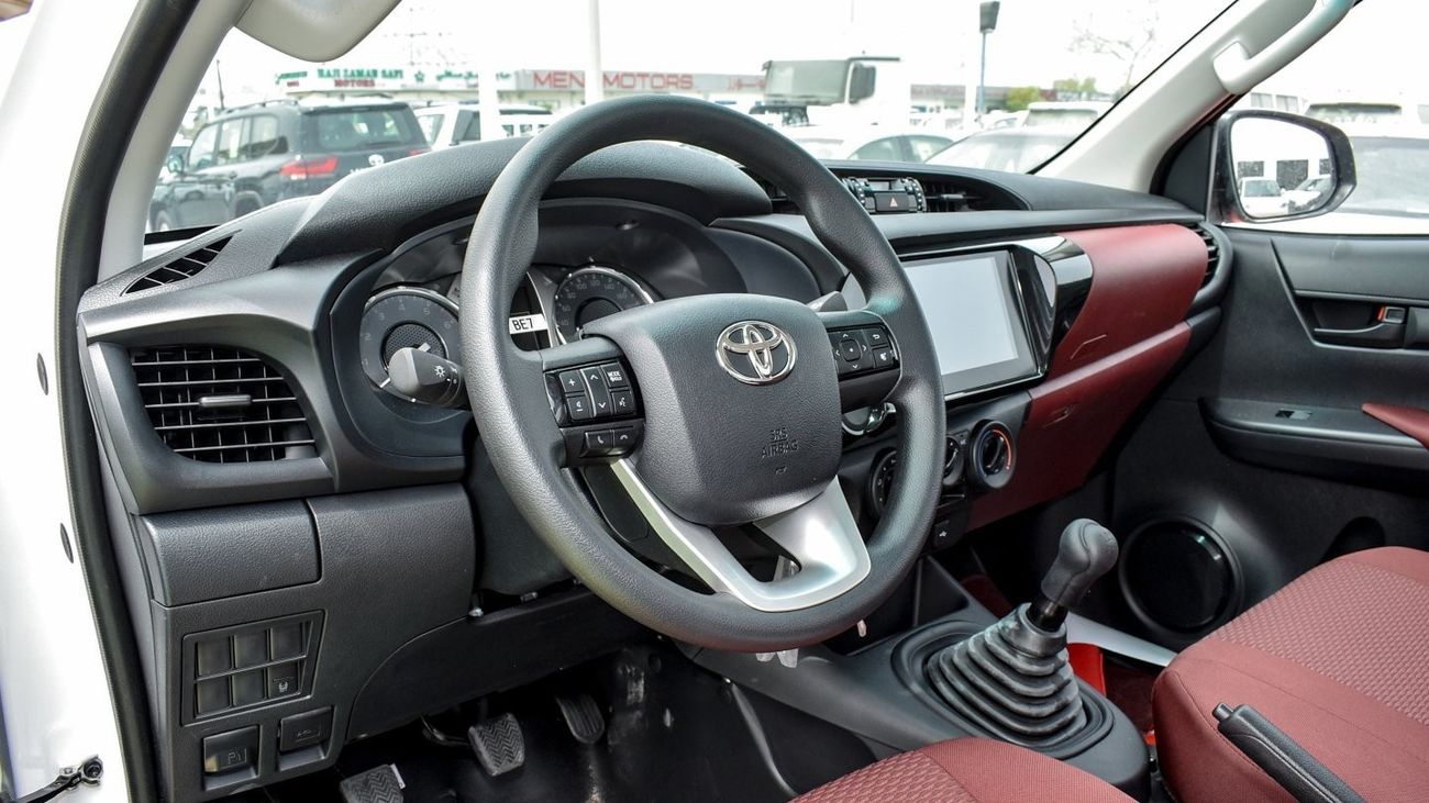 Toyota Hilux 2.7L Single Cabin M/T 4WD