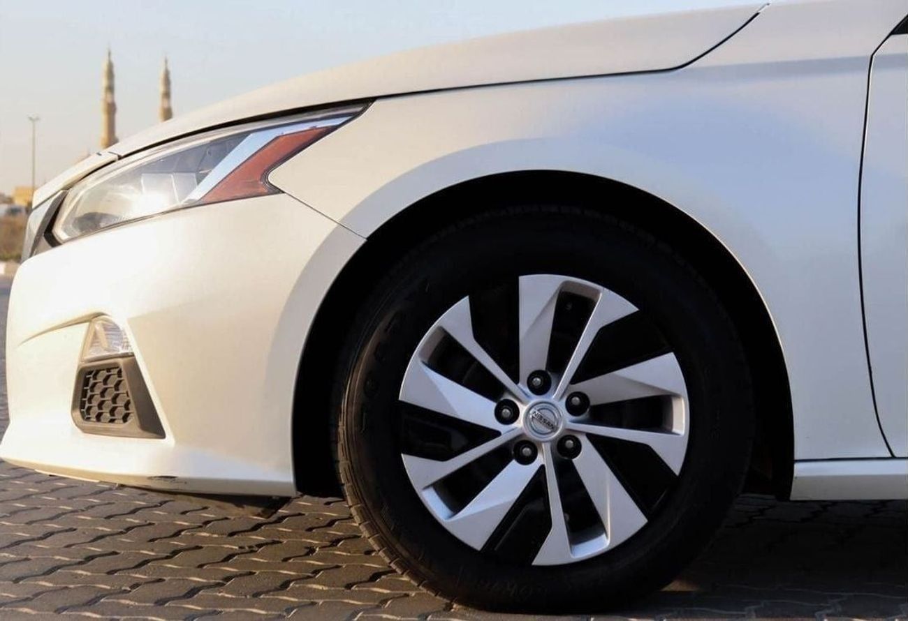 Nissan Altima 2.5 S nissan altima 2.5L 2021 GCC  accident-free in excellent condition 837 P.M