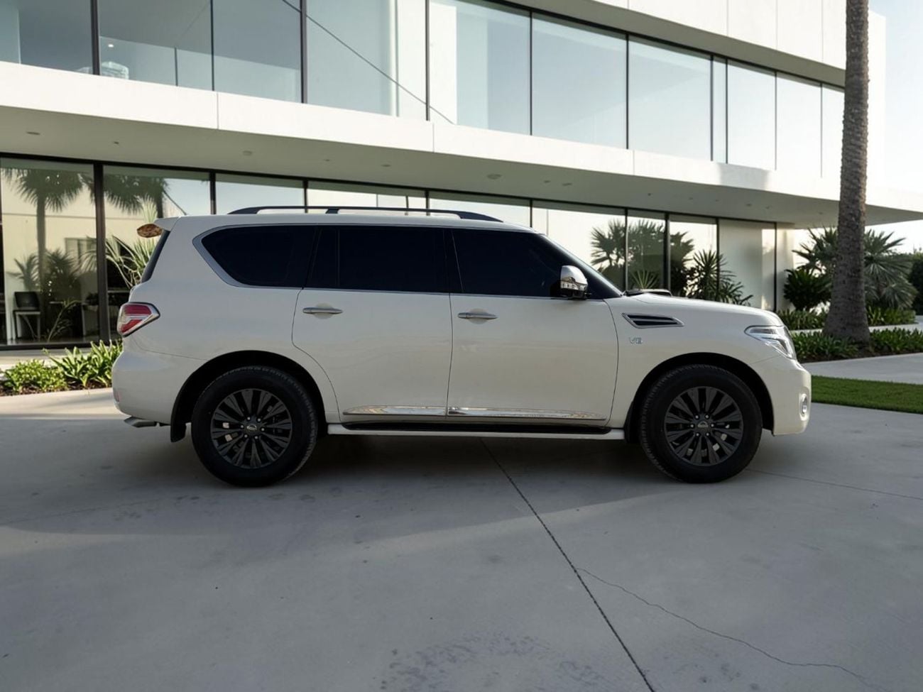 نيسان باترول AED 2,320 P.M | 0% DOWN PAYMENT | NISSAN PATROL PLATINUM | 5.6L V8 4WD | 2019 | GCC SPECS