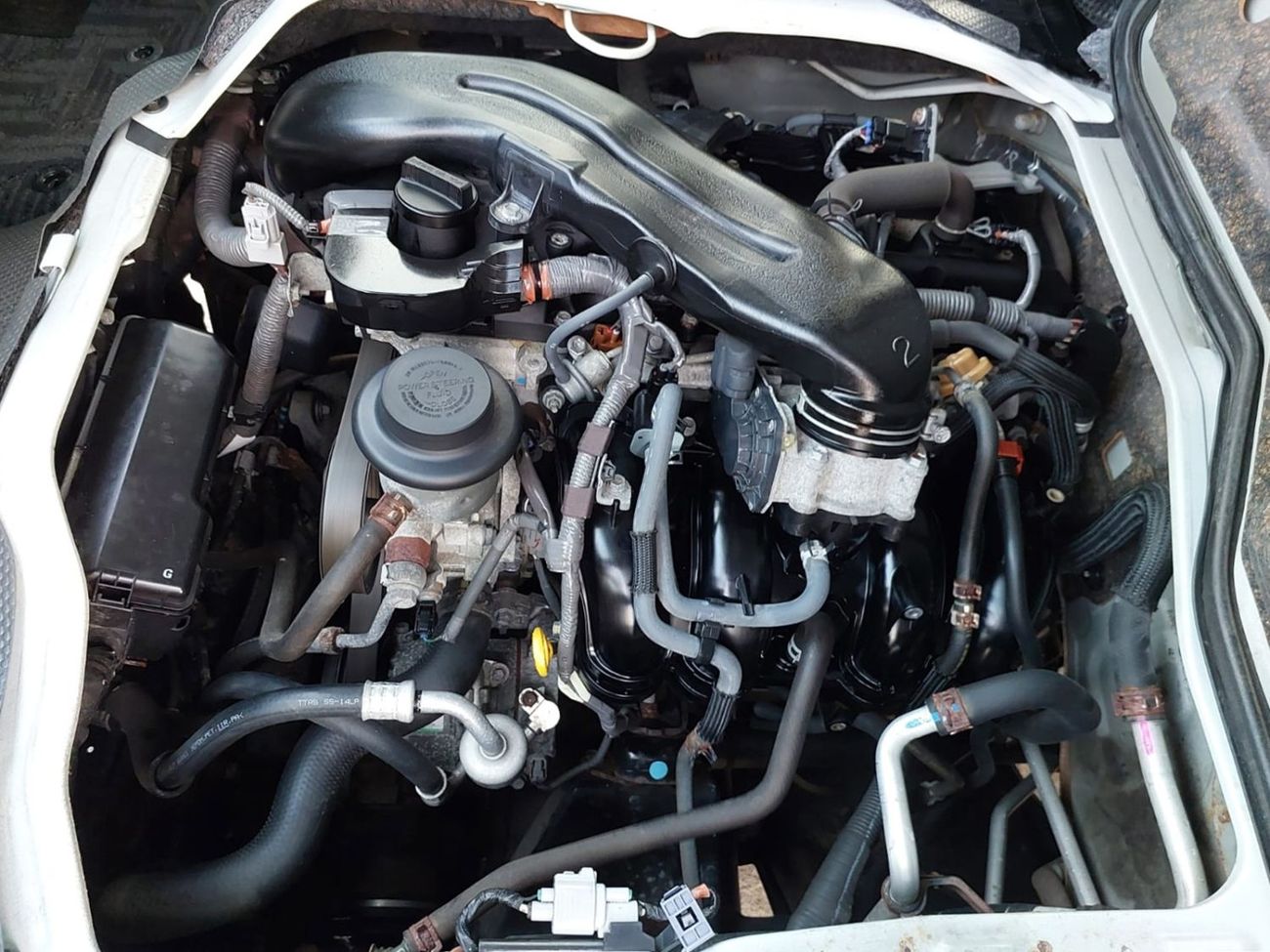 Toyota Hiace TOYOTA HIACE VAN RHD 2017 MODEL 2.7 L PETROL AUTOMATIC(PM27593)