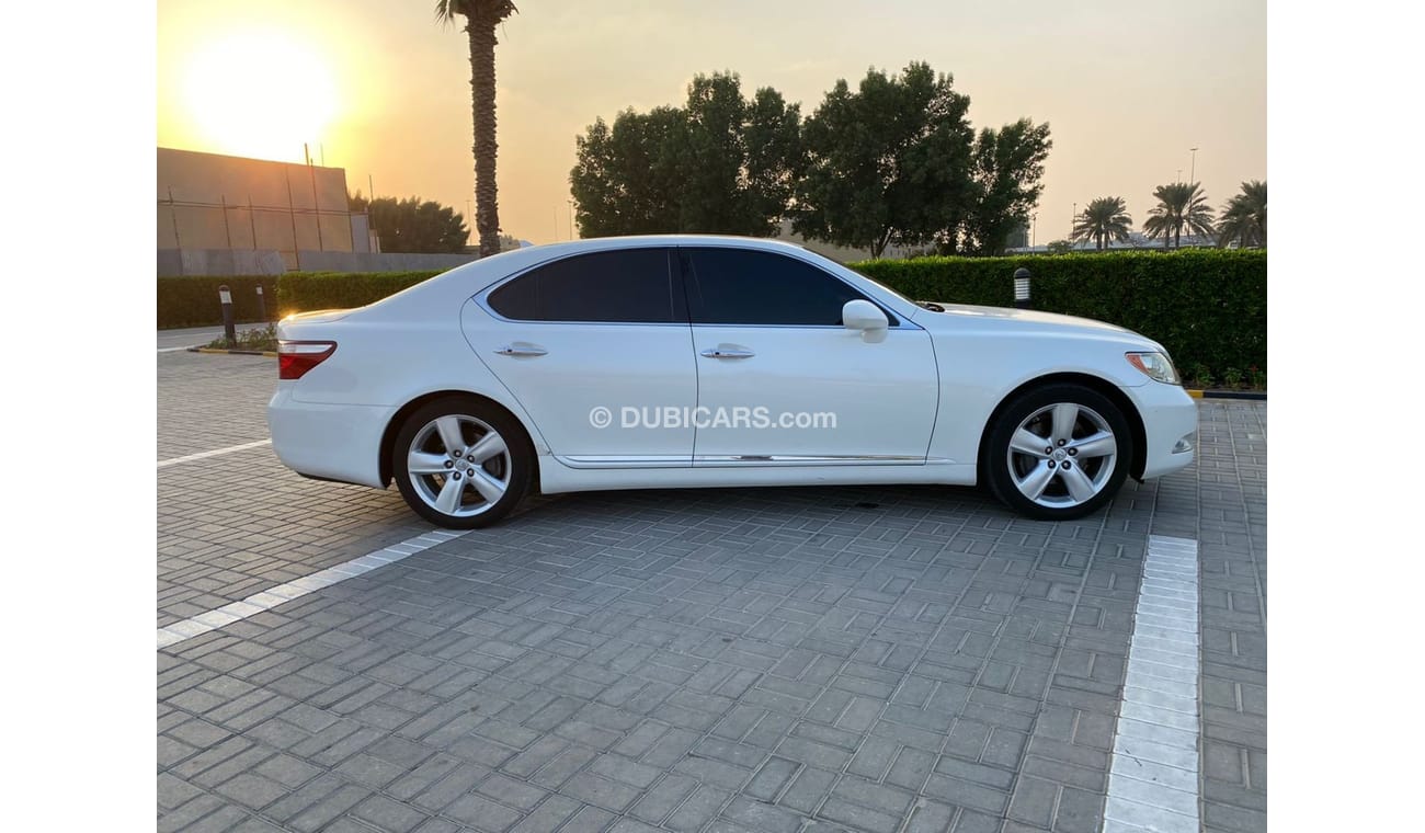 لكزس LS 460 لكزس LS460 بحاله ممتازه موديل 2008