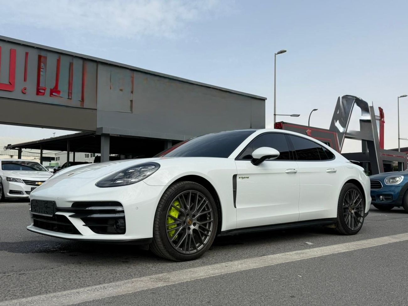 بورش باناميرا Turbo S E-Hybrid Sport Turismo 4.0L (680 HP) RWD