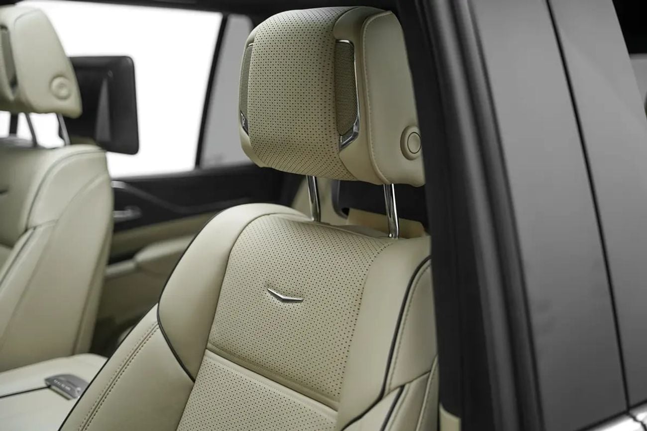 كاديلاك إسكالاد 600 BLACK EDITION WITH WARRANTY AND SERVICE CONTRACT