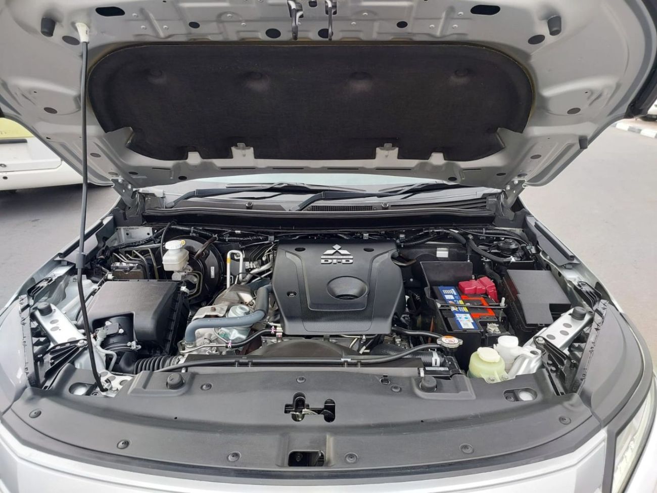 Mitsubishi Pajero MITSUBISHI PAJERO SUV RHD 2023 MODEL 2.4 L DIESEL AUTPMATIC(PM11732)