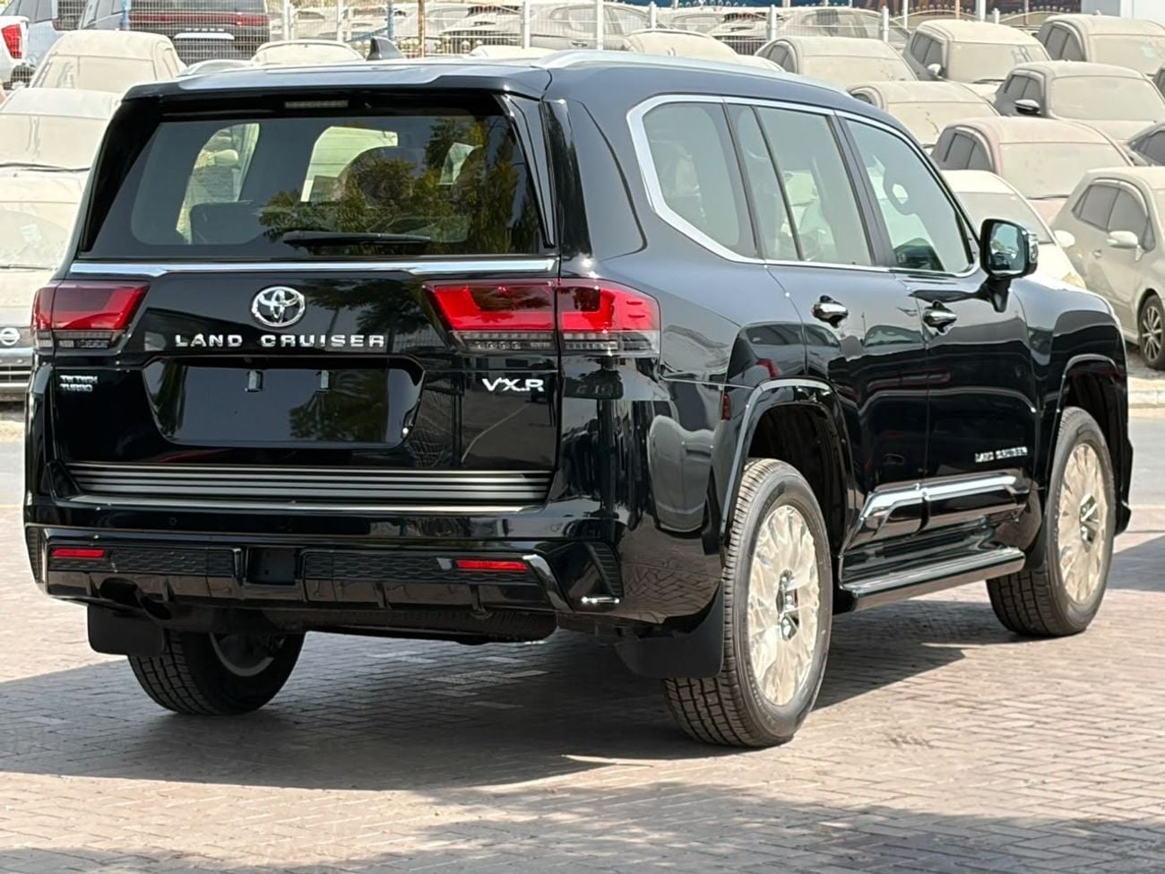Toyota Land Cruiser VXR LC300 VXR  || 3.3L V6 DIESEL | PWR WITH LEATHER SEATS | 360* CAMERA | JBL SOUND SYSTEM | HEADUP DISP