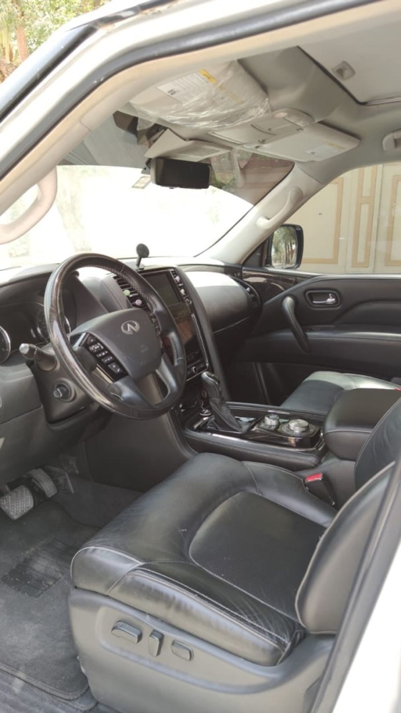 Infiniti QX80 Black Edition 5.6L