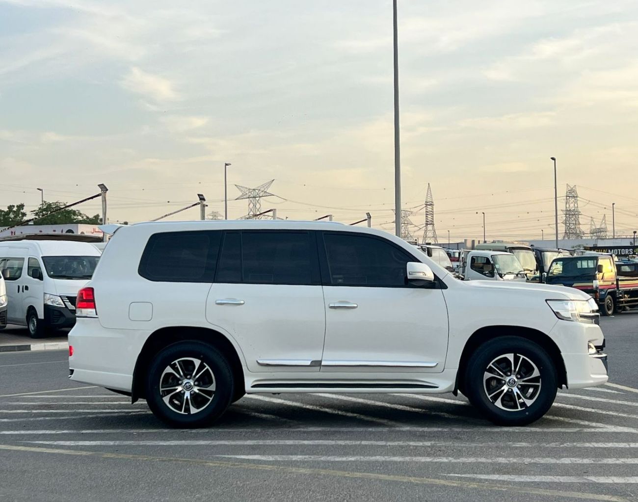 Toyota Land Cruiser 2018 Toyota Land Cruiser EX.R 4.0L V6 - AWD 4x4 - GCC - Leather Seat - Rear Camera & Sensor - Accide