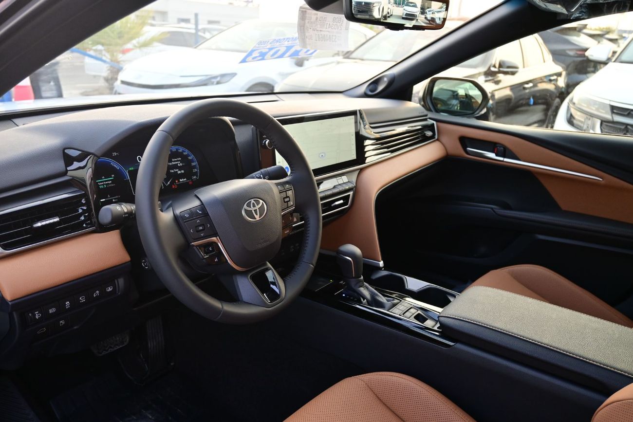 Toyota Camry Toyota Camry Limited 2.5L Hybrid GCC, Model 2025, Color Black