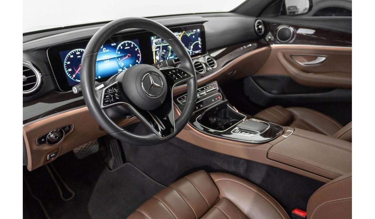 Mercedes-Benz E300 Premium 2.0L