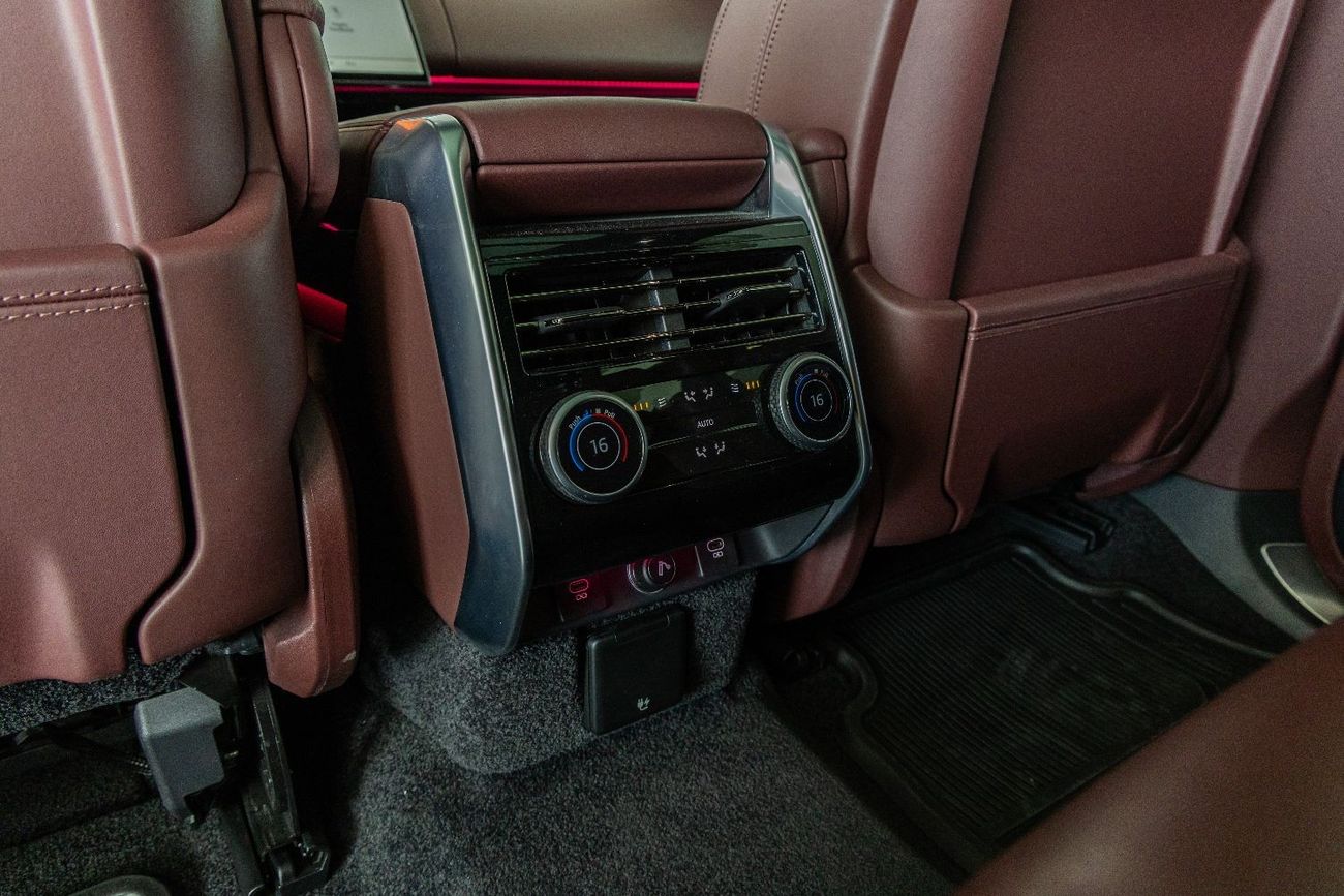 Land Rover Range Rover HSE P530 Range Rover VOGUE / HSE / P530 V8 / UNDER 5 YEARS WARRANTY AND SERVIC HISTORY FROM ALTAYER