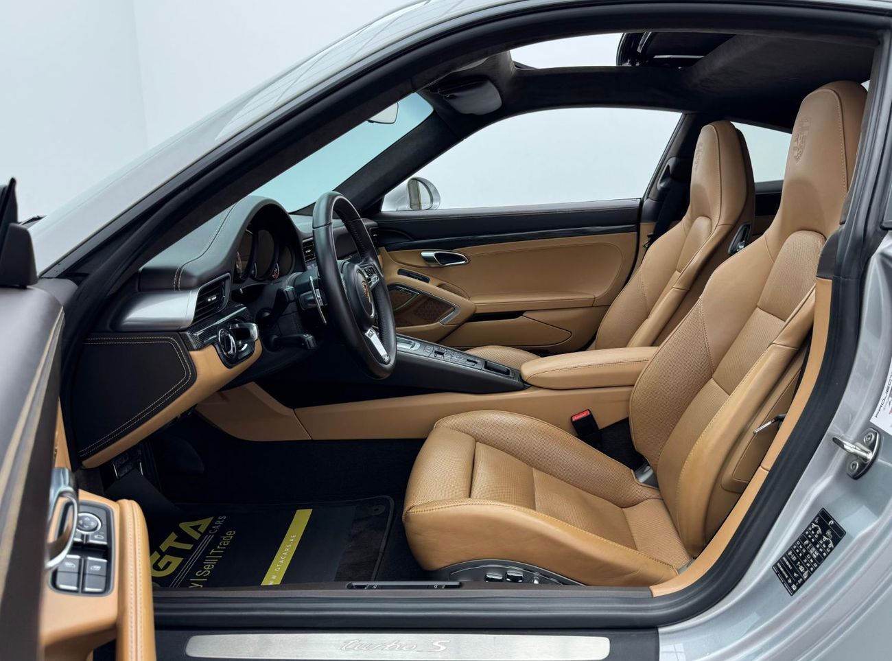 بورش 911 2017 Porsche 911 Turbo S 991.2, Fully Loaded, FSH, GCC