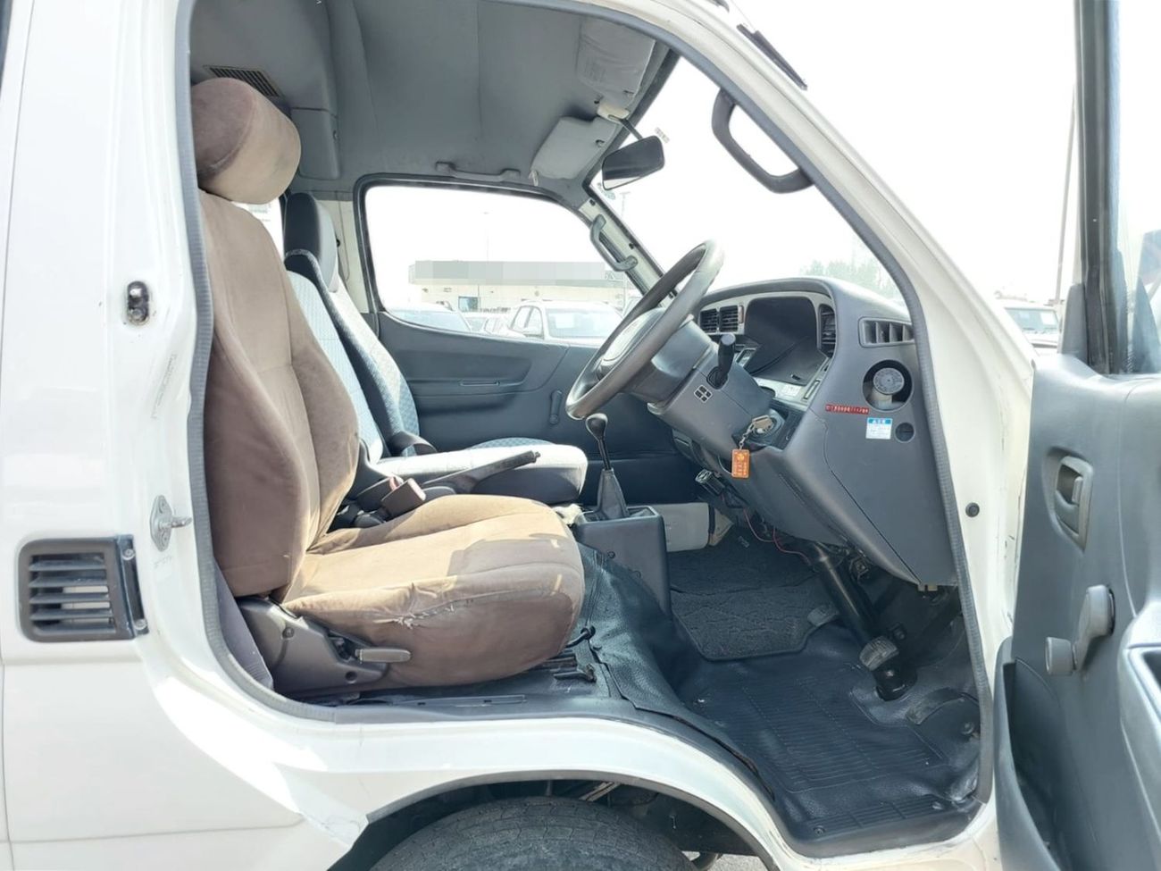 تويوتا هاياس TOYOTA HIACE COMMUTER VAN RHD 2001 MODEL 3.0 L DIESEL MANUAL(PM08349)