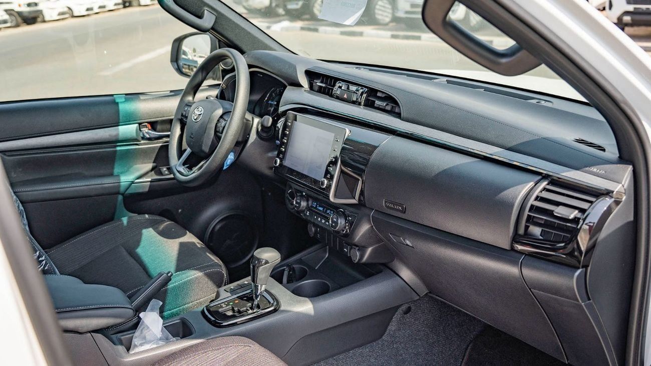 Toyota Hilux 2025 Toyota Hilux Adventure SR5 4.0L AT Petrol (White-Black)