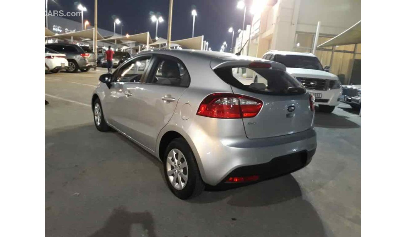 Kia Rio سياره نظيفه جدا بدون حوادث صبغة وكاله