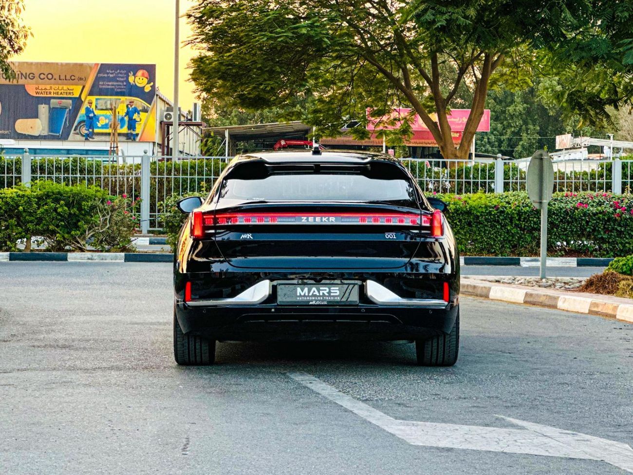 Zeekr 001 2024 Used Zeekr 01 Flagship AWD / Range (580 Km) / 544 Hp / Law Mileage (10,000 Km) / Gcc Warranty