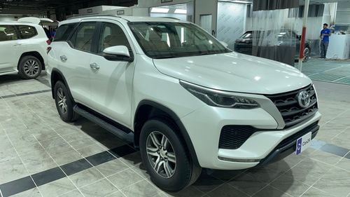 تويوتا فورتونر 2023 EXR | AED 1382/Month | 0 DP | 30 Day Return | Warranty | Service History
