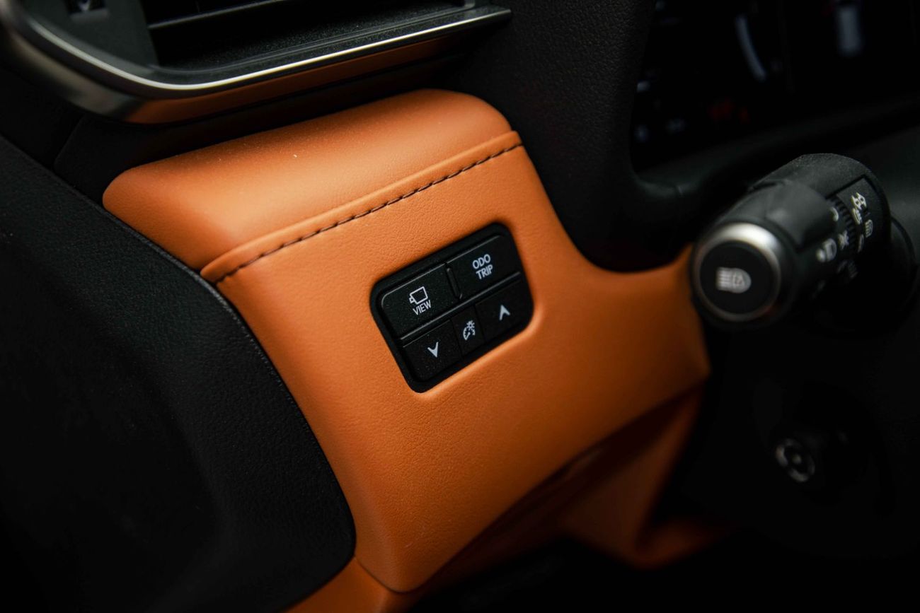 Lexus LX 600 VIP 3.5L - Sonic Quartz Inside VIP Sun Flair | Export Only