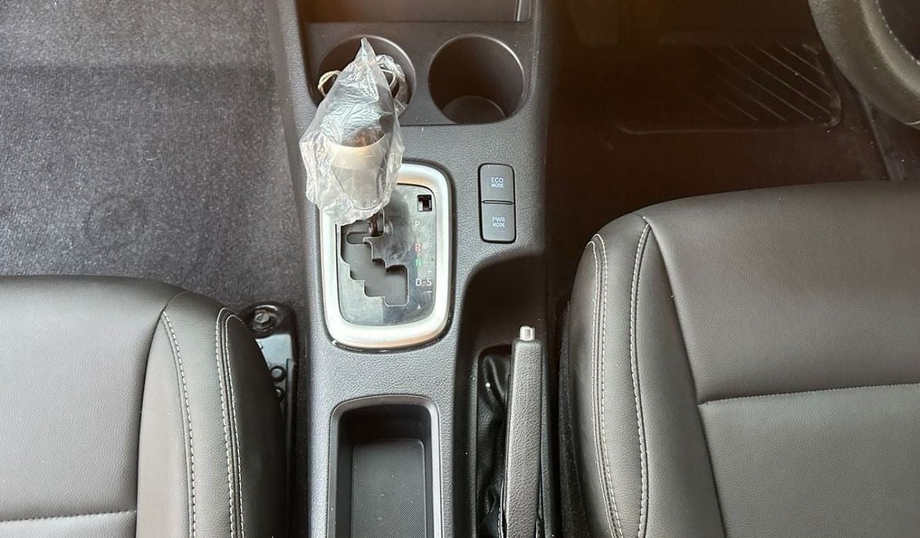 تويوتا هيلوكس RHD 2.8 DIESEL