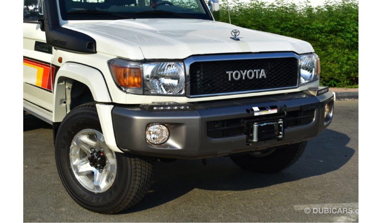 Toyota Land Cruiser Pick Up 2022 MODEL TOYOTA LAND CRUISER 79 DOUBLE CAB PICKUP LX V6 4.0L PETROL MANUAL TRANSMISSION