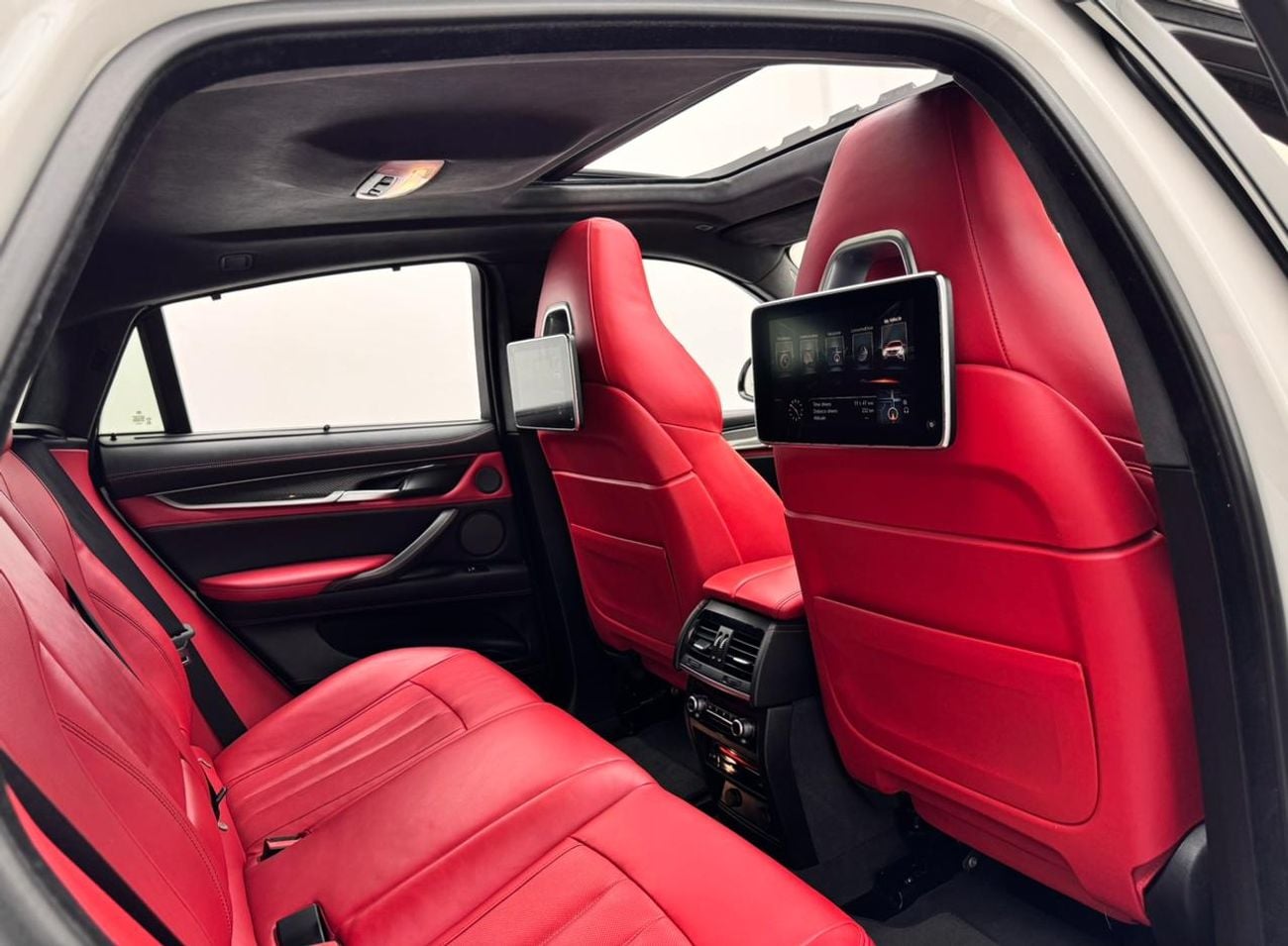 BMW X6M Std 4.4L 2017 BMW X6M, Full Service History, Excellent Condition, GCC