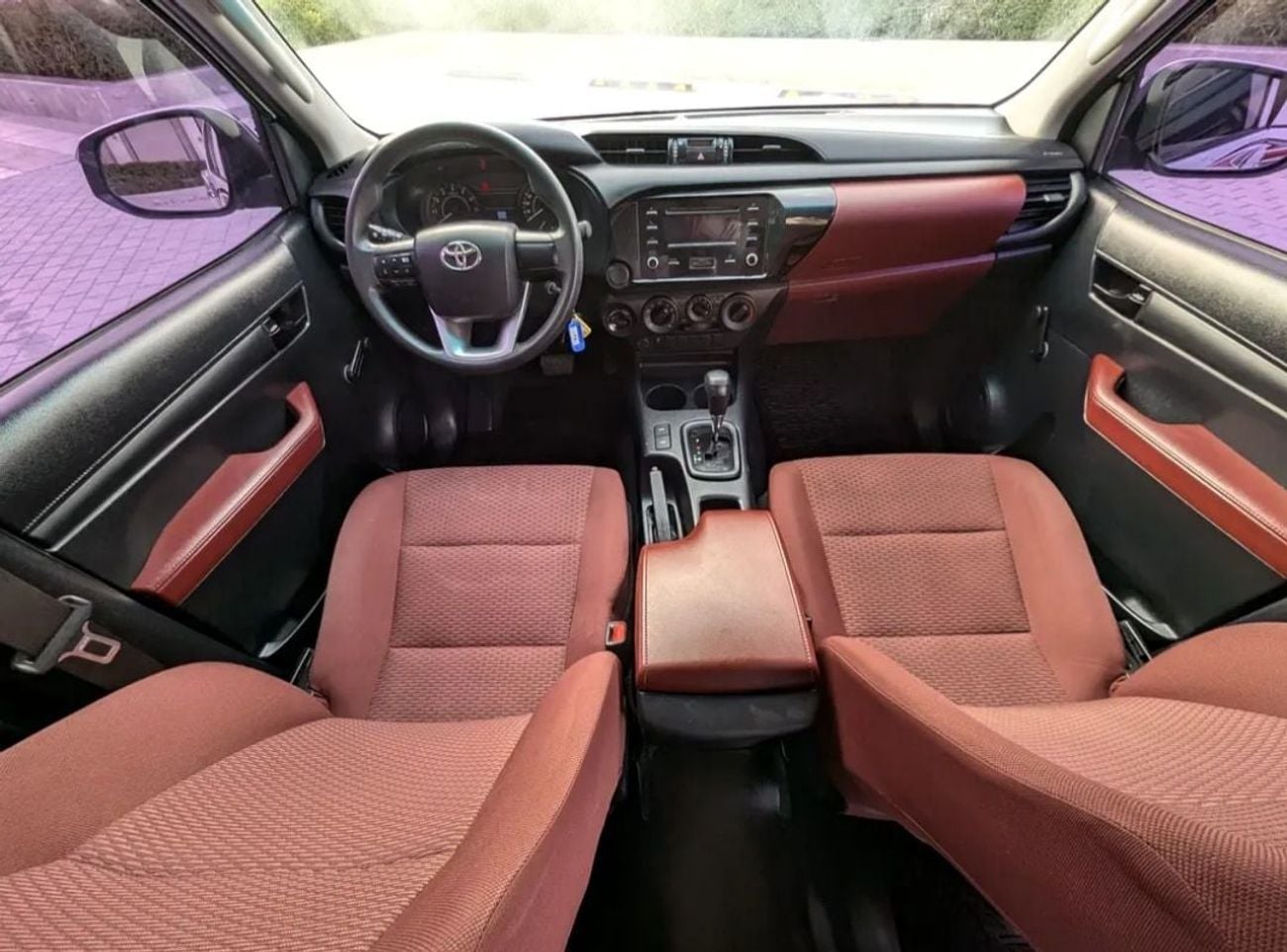 Toyota Hilux GL Toyota Hilux 2022MODEL 2.7 petrol 4 cylinder 4x4 Double cab Colour white interior Red Transmissio