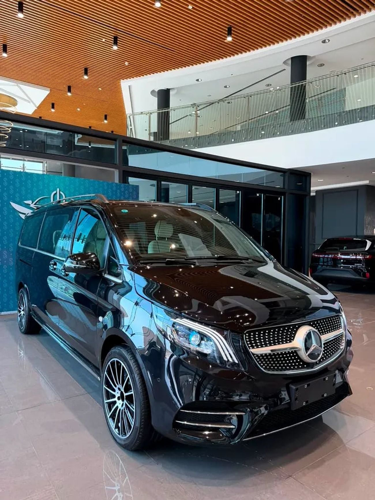 Mercedes Benz V300 V 300 - European Specs - Brand Luxury MPV