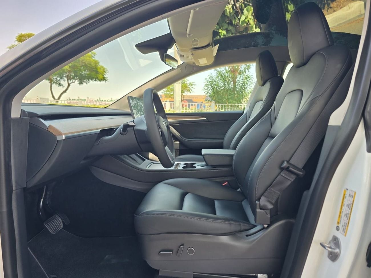 Tesla Model Y LONG RANGE AWD 2022 GCC WITH TESLA AGENCY WARRANTY IN MINT CONDITION