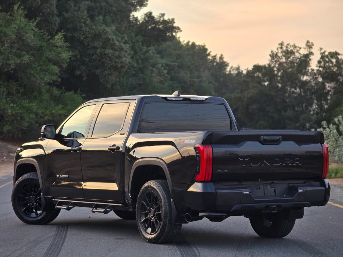 تويوتا تاندرا TOYOTA TUNDRA SR5 2024 // V6 TWIN TURBO // ORGINAL PAINT // PERFECT CONDITION // LOW MILEAGE