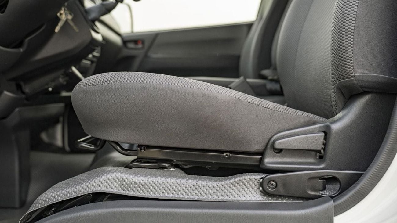 تويوتا هاياس TOYOTA HIACE HR 2.7P MT 15 SEATER MY2025 - WHITE