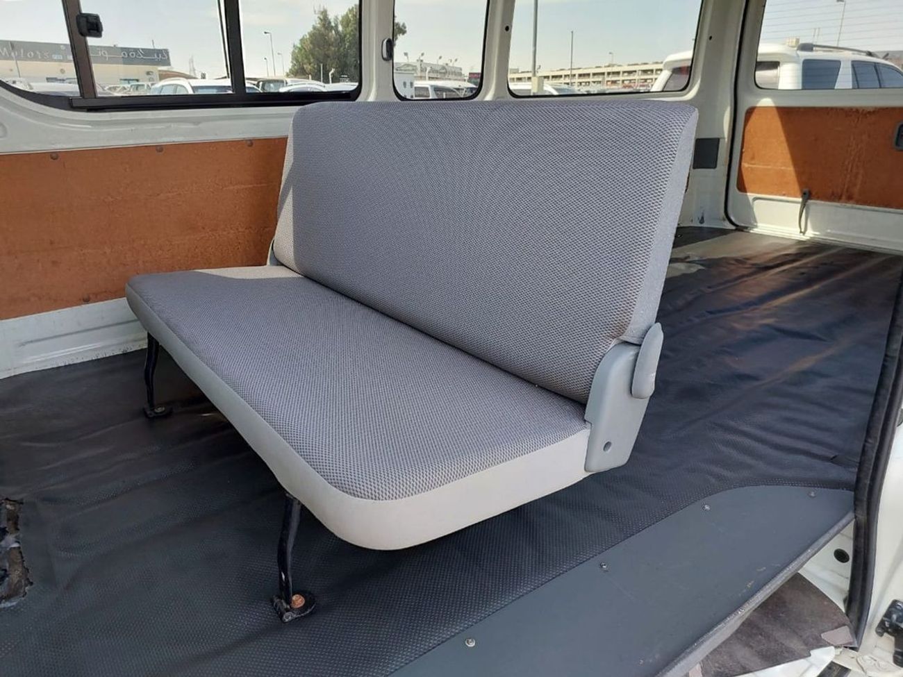 Toyota Hiace TOYOTA HIACE VAN RHD 2010 MODEL 3.0 L DIESEL AUTOMATIC(PM06521)