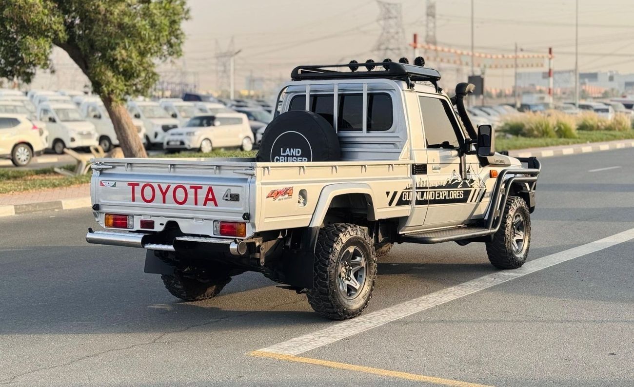 Toyota Land Cruiser Pick Up SINGLE CABIN | MANUAL TRANSMISSION | 4.5L DIESEL ENGINE | 2017 | RHD | PREMIUM TUFF BULL BAR WITH LE