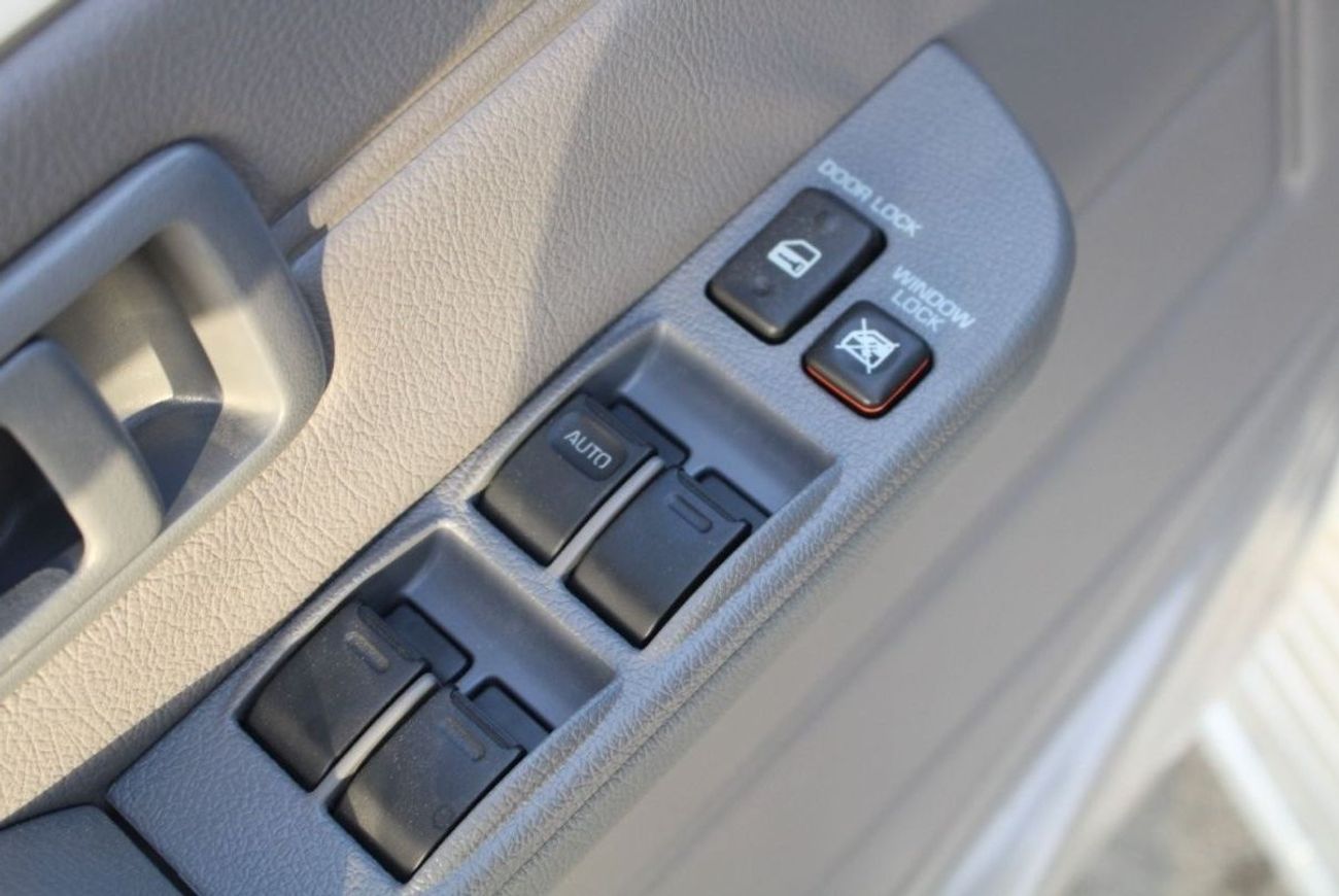 Toyota Land Cruiser 70 TOYOTA LAND CRUISER 76 4.2L L6 DSL 4WD LX STD MANUAL