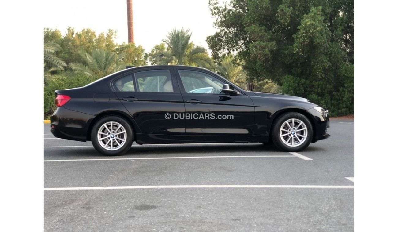 BMW 318i Exclusive MODEL 2016 GCC CAR PREFECT CONDITION INSIDE AND OUTSIDE 1500 TURBO FULL ORIGINAL PAINT ONE